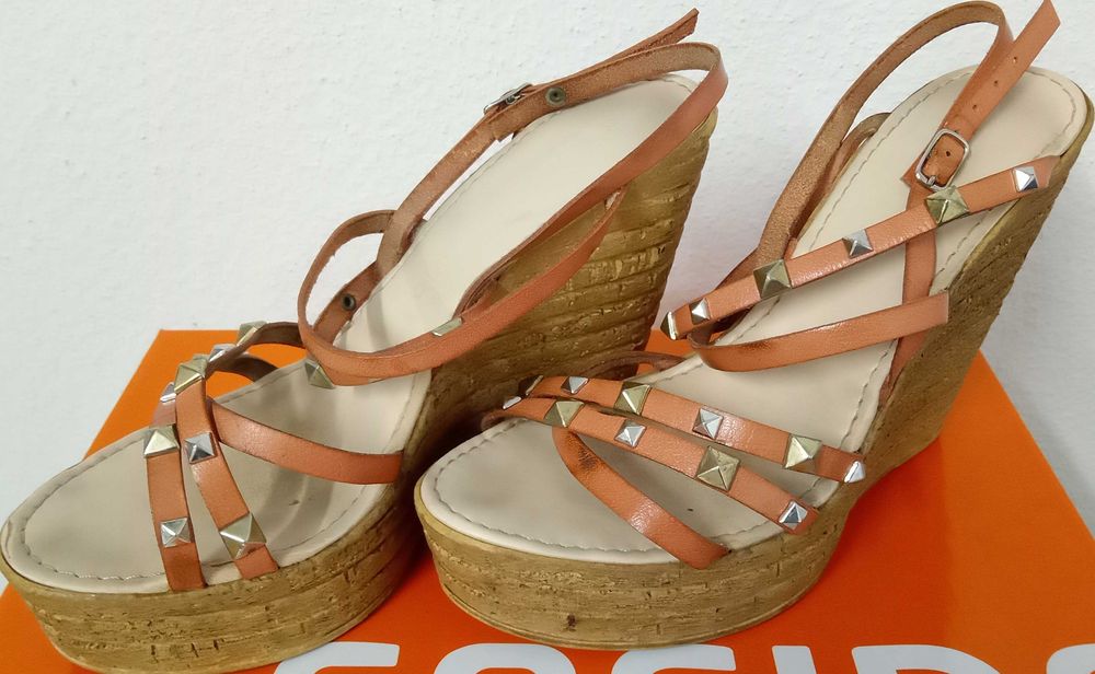 Sapatos e sandálias senhora, nº 38, cada par por 5€