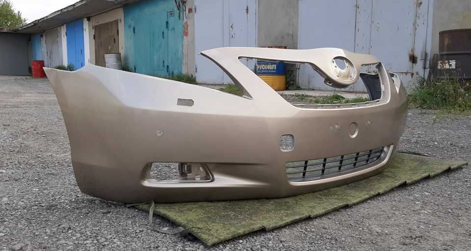 Бампер Тойота Камри 40 Окрашенный в цвет авто