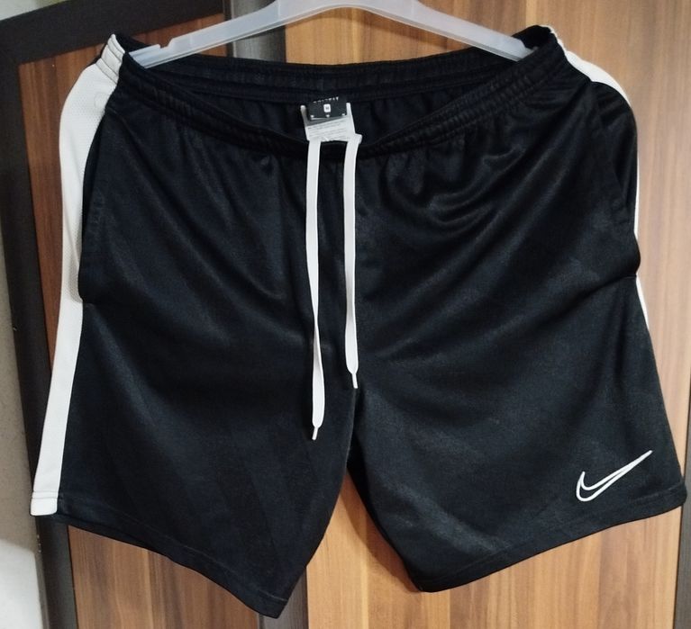 Spodenki krótkie męskie Nike rozmiar M stan bardzo dobry