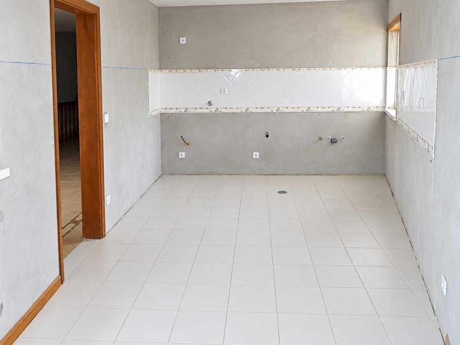 Moradia T3 em Cadima, Cantanhede | S/ Licença (Apenas Capital Próprio / Pronto Pagamento)