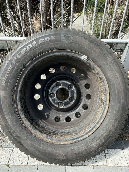 Felgi 15' stalowe z oponami hyundai i30 (opony zimowe)