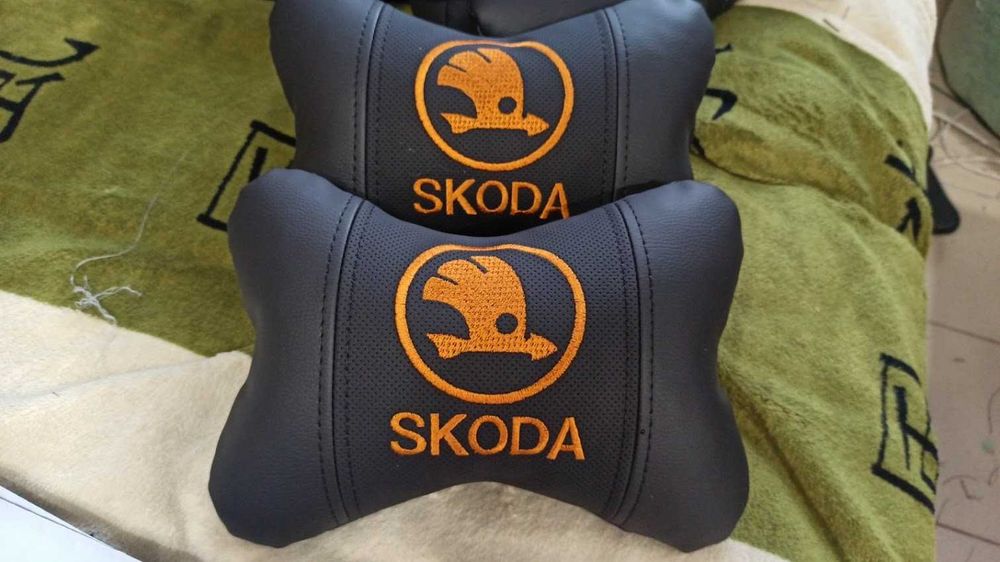 Автоподушки, подушки на подголовники под шею в авто Skoda