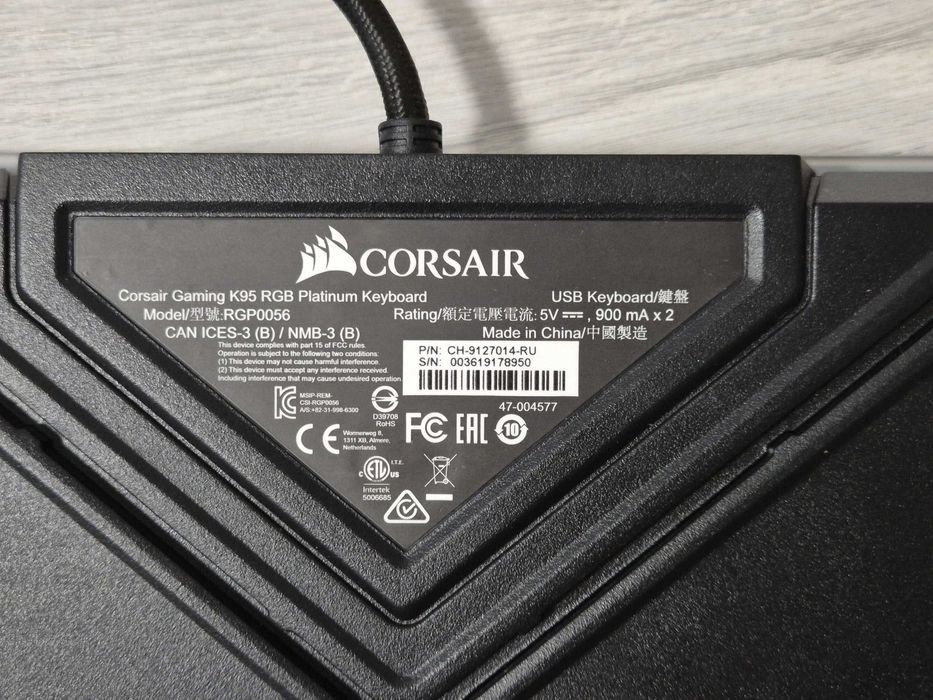 Преміум ігрова клавіатура Corsair K95 RGB Platinum Cherry MX SPEED