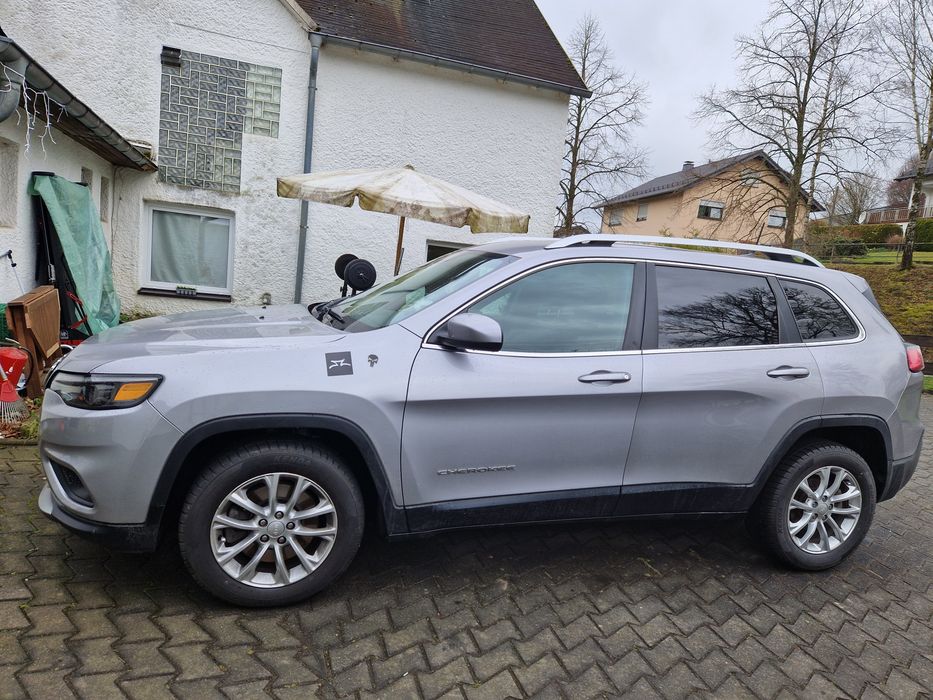Jeep Cherokee 2018 VIN 1C4PJLCB7KD187193 фото оголошення 8 з 8