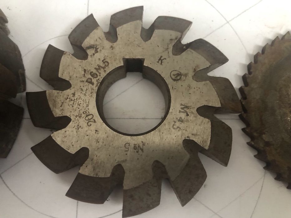 Продам токарный инструмент інструмент для токарного станку