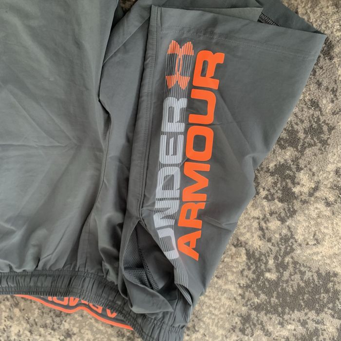 Продаю Спортивні Шорти Under Armor