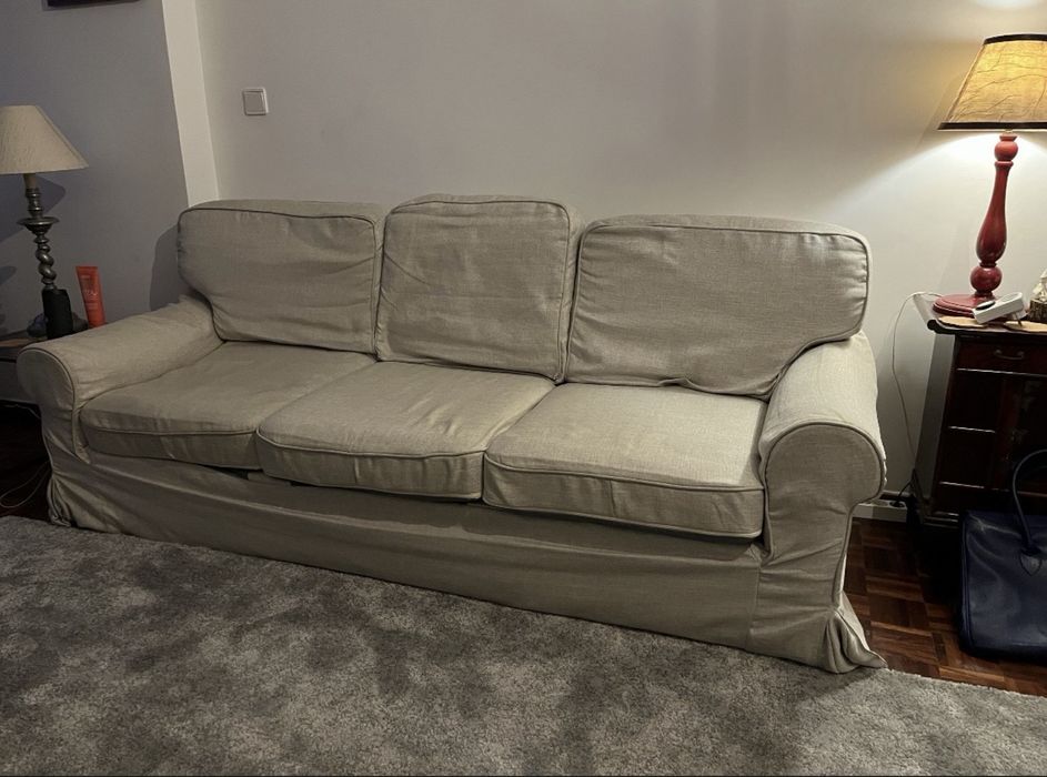 Sofa em otimas condcioes com capa