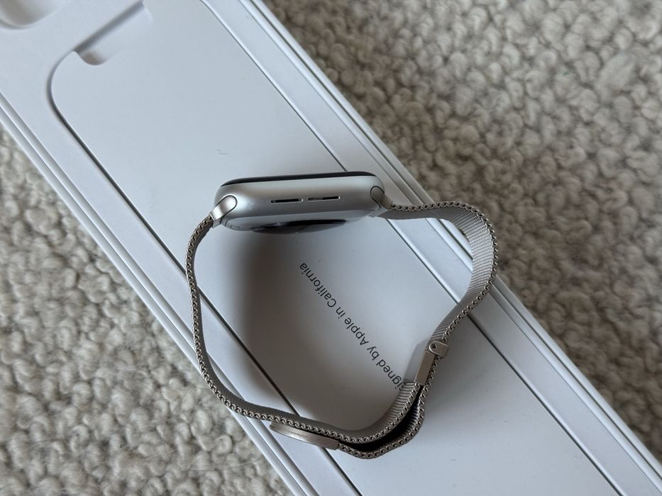 Apple Watch SE (2.ª Geração) 40mm Prateado + Caixa e Carregador