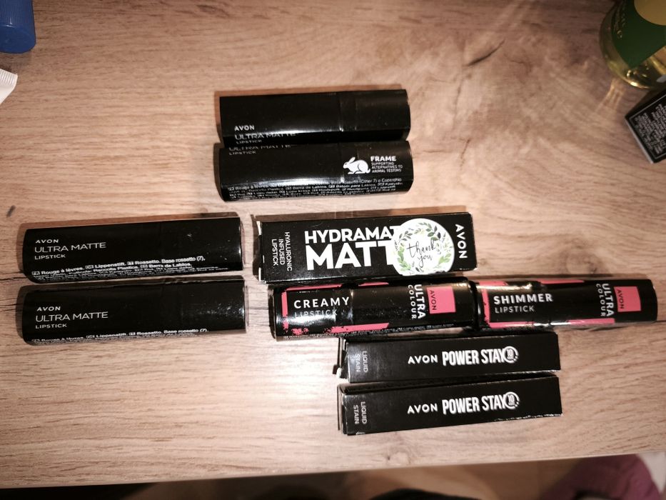 Avon szminki 9szt Nie otwierane Ultra Colour, ultra matte,hydra matte
