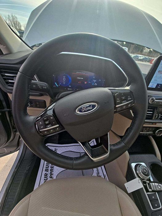 2022 Ford Escape Plug-In Hybrid Titanium