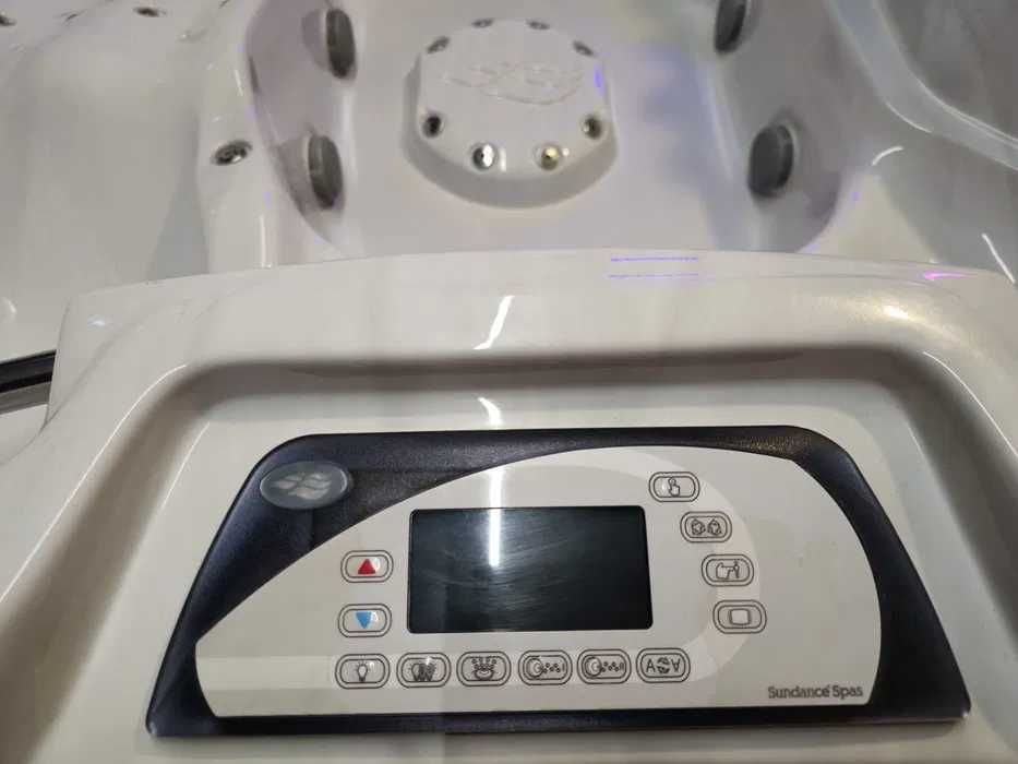 Luksusowe jacuzzi ogrodowe idealne na zime Sundance 880 Maxxus raty !