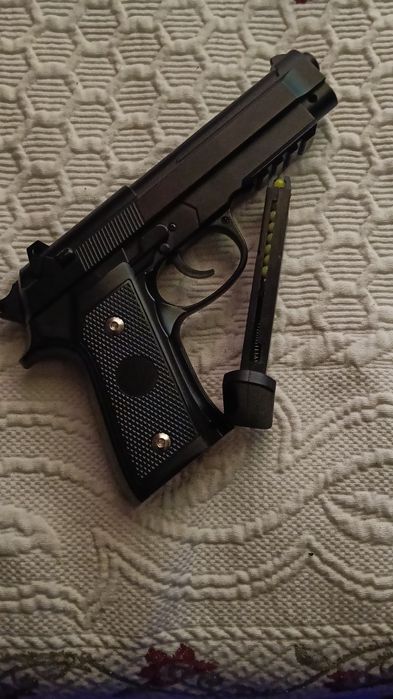Airsoft Gun - Glock 17