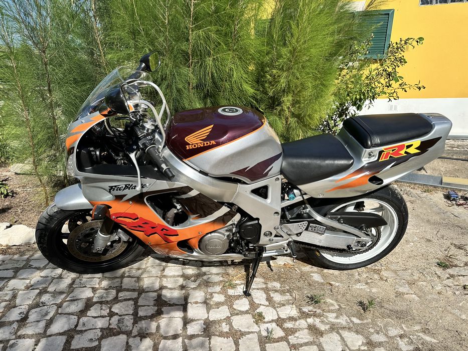 CBR 900RR Urban Tiger