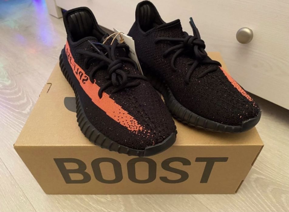 Adidas yeezy 350 v2 red stripe