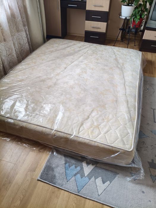 Продам матрас 160/200