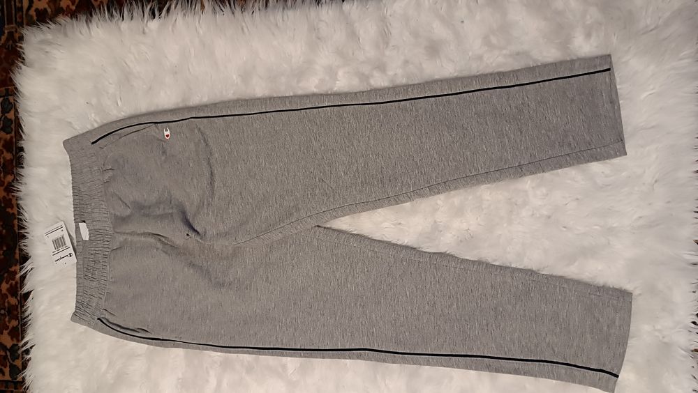 Nowe spodnie dresowe Champion rozmiar l 38/40