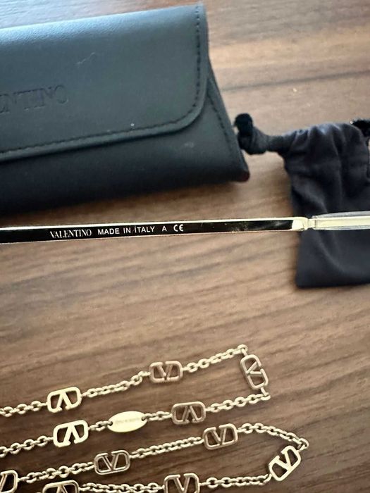 Óculos de sol valentino original – va2040 com corrente dourada vlogo