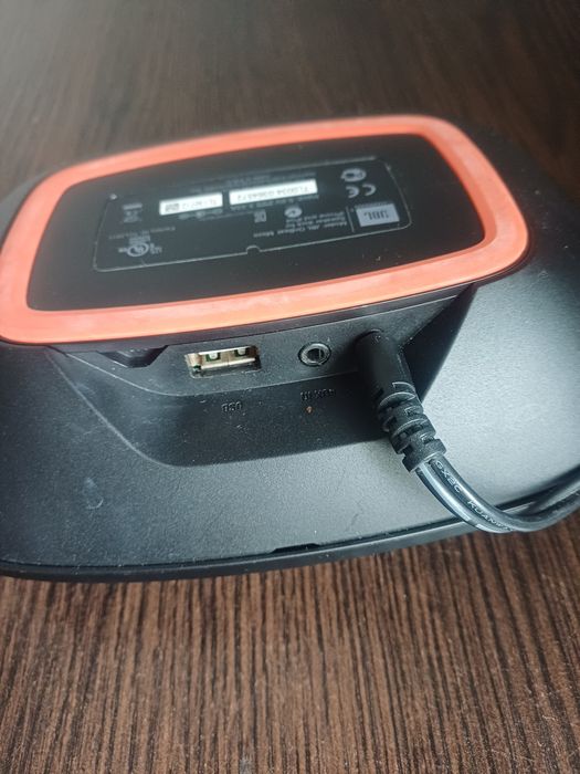 Продам Докстанция JBL OnBeat Micro для iPhone и iPod