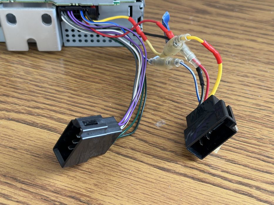 Radio samochodowe pionner MVH-180UB