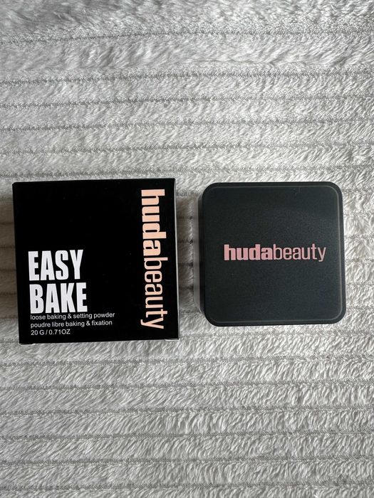 Puder Huda Beauty Pound Cake