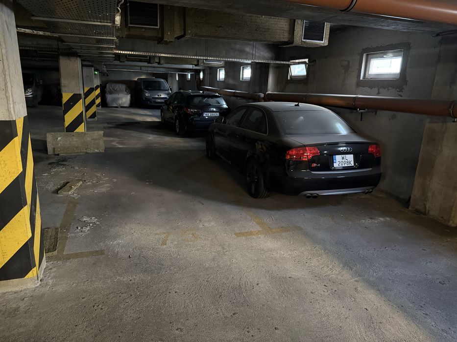 Dwa miejsca parkingowe Warszawa ul. Ceramiczna