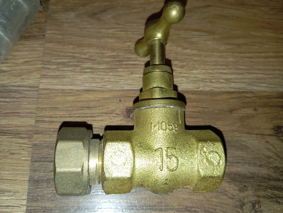 Zawór mosiężny  duży