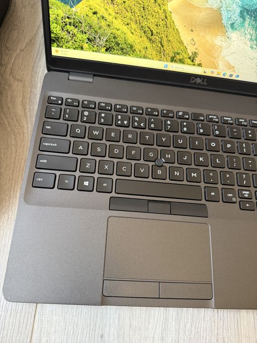 Laptop komputer Dell latitude 5500 i5 32GB 1TB SSD 15”