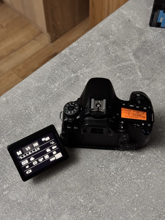 Canon 70D body + 2 baterie + ladowarka + 128gb sd