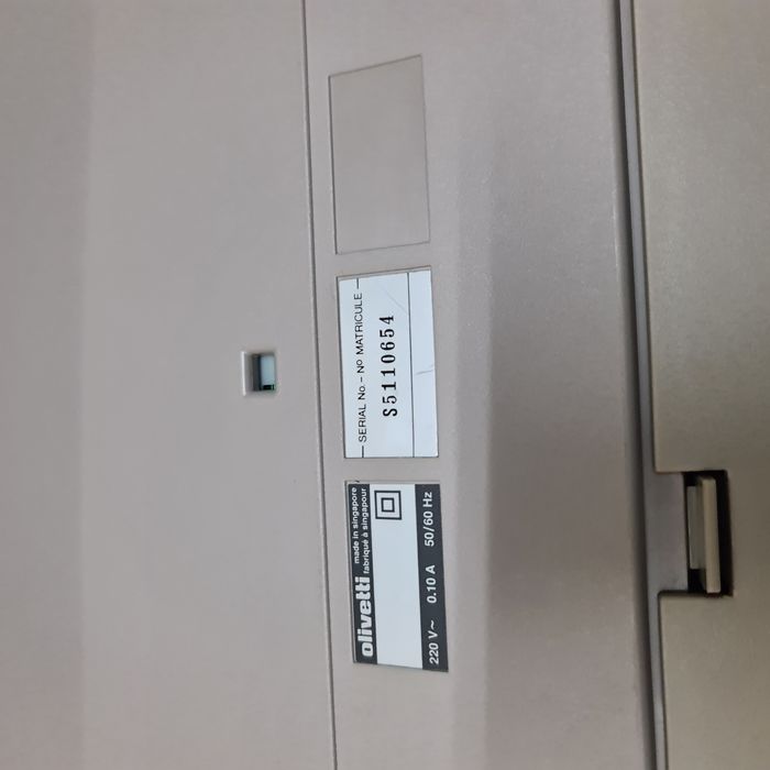 Maquina   de escrever electrónica marca  olivette