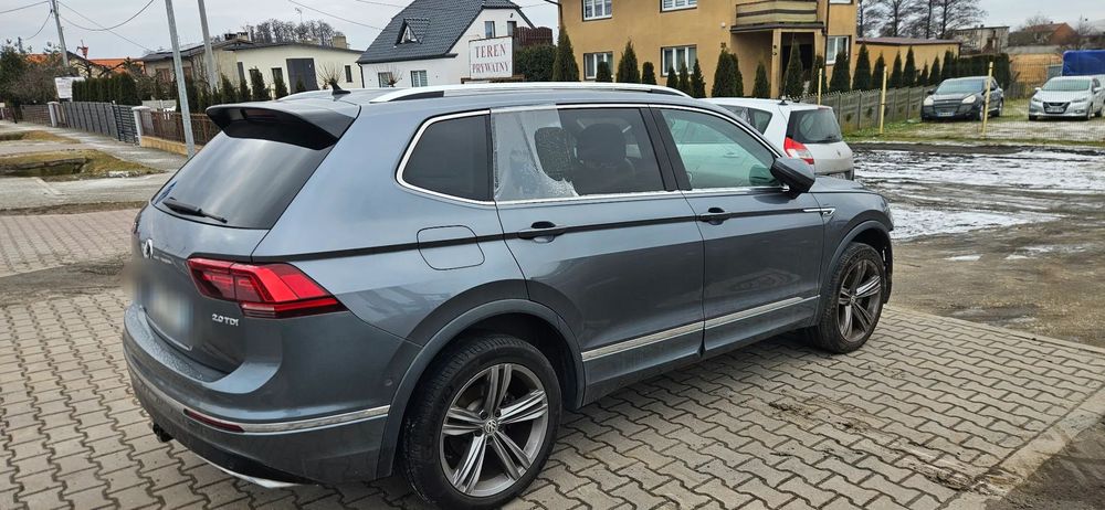 Volkswagen Tiguan Allspace Bezwypadkowy R Line