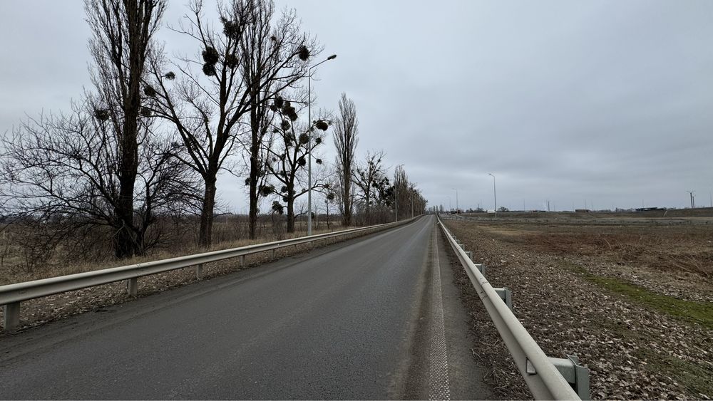 Продам участок 61 сотка вдоль трассы Киев-Харьков
