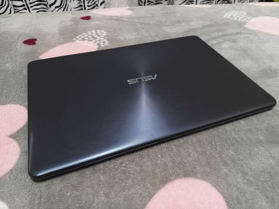 Игровой Видео GTX 1050 Ti (4 ГБ)  /Core i5 8250U X8 / Asus VivoBook 15