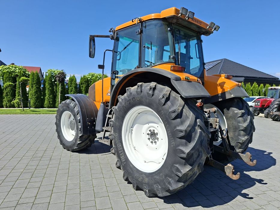 Renault Ares 640