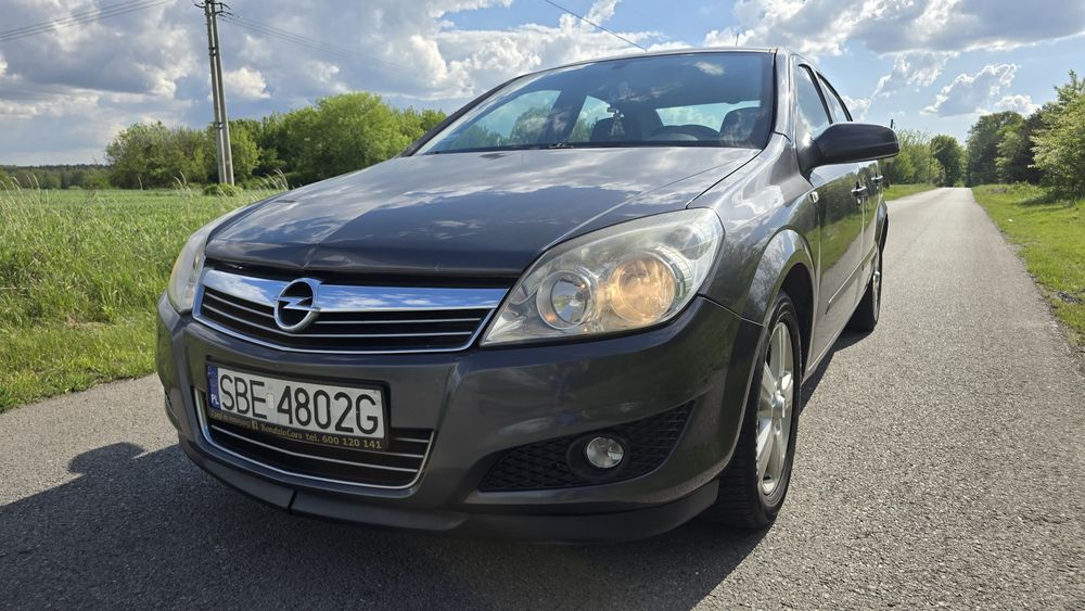 Astra H sedan lift 1.6 16v benzyna