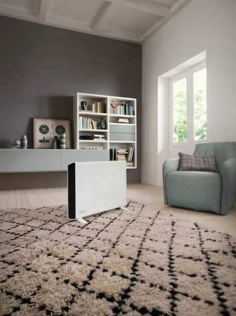 Aquecedor em  perfeito estado de funcionamento, por motivo de viagem.