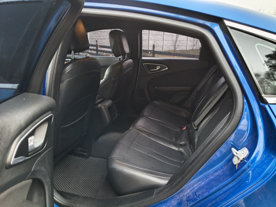 Chrysler 200 limited