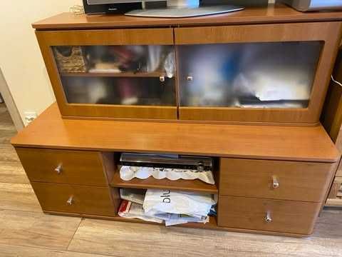 Sprzedam szafę /witrynę wiszącą.