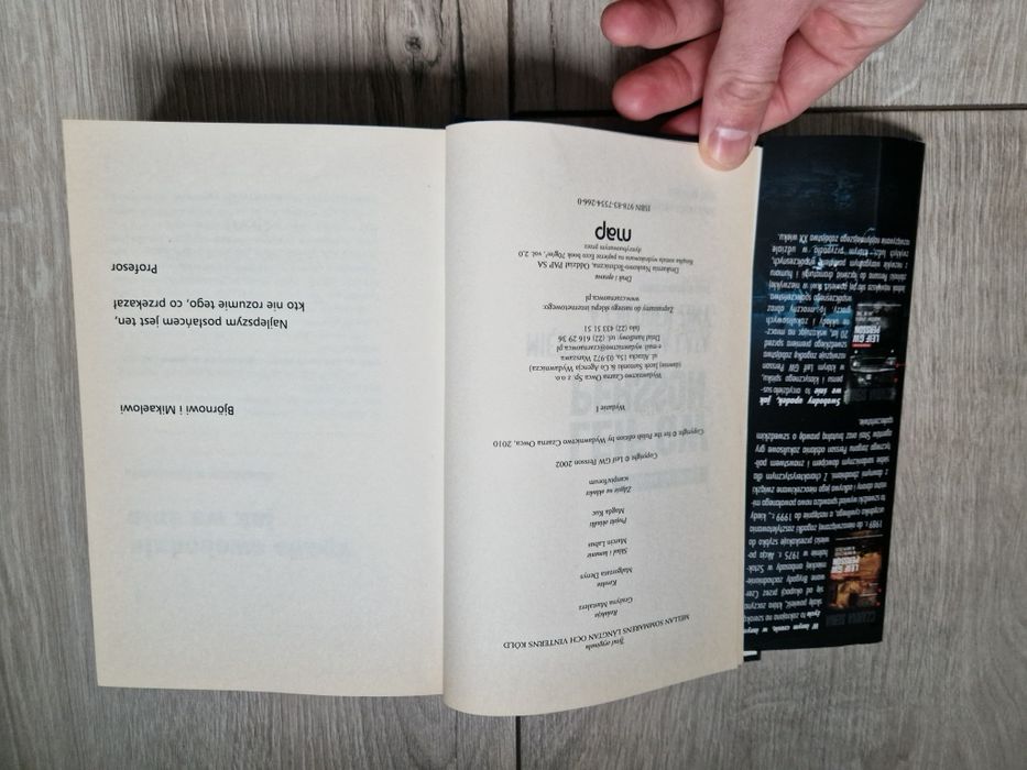 Między tęsknota lata a chłodem zimy. Leif Persson