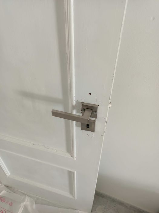 Portas brancas de quarto
