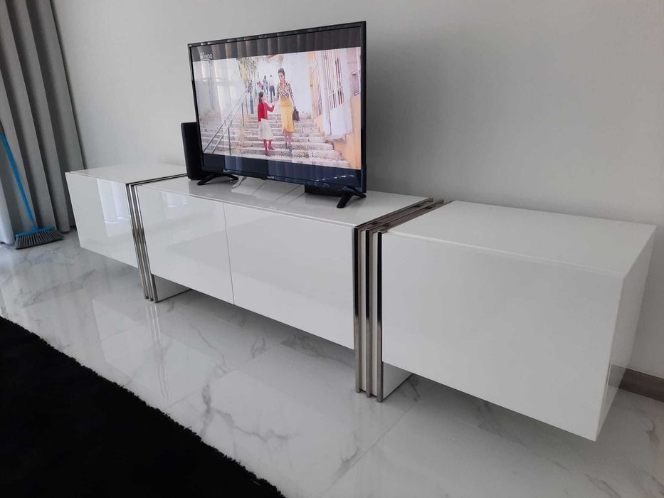 Móvel Tv 4Portas Branco Alto Brilho e Inox Polido