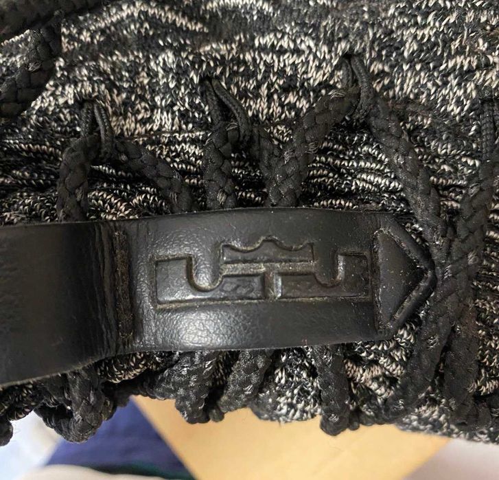 [ОРИГІНАЛЬНІ] Баскетбольні кроси Nike LeBron 15 'Ashes'