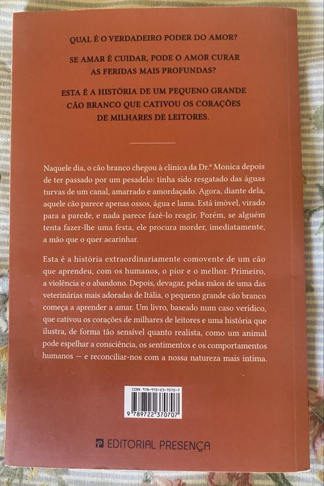 Livro Historia de um cao que já nao queria amar
