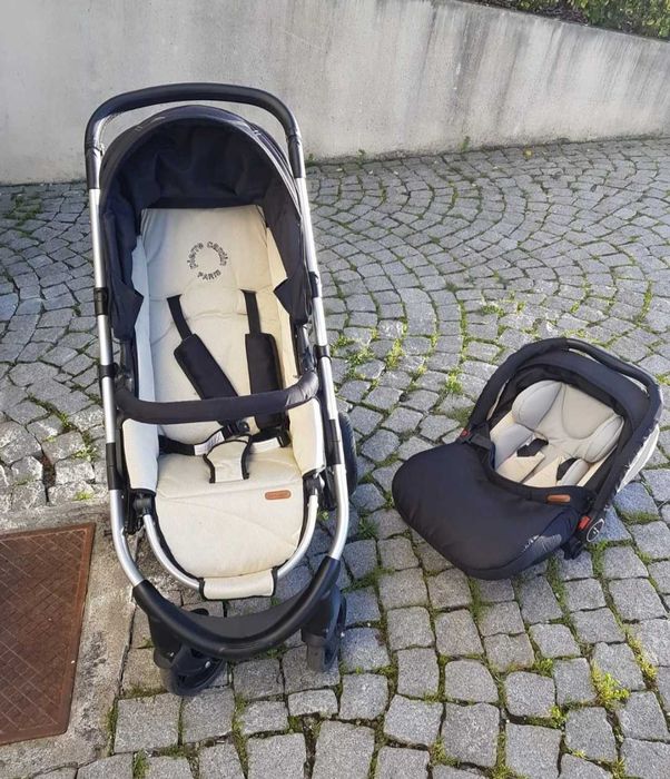 Carinho de bebe com pouco uso,em muito bom estado.