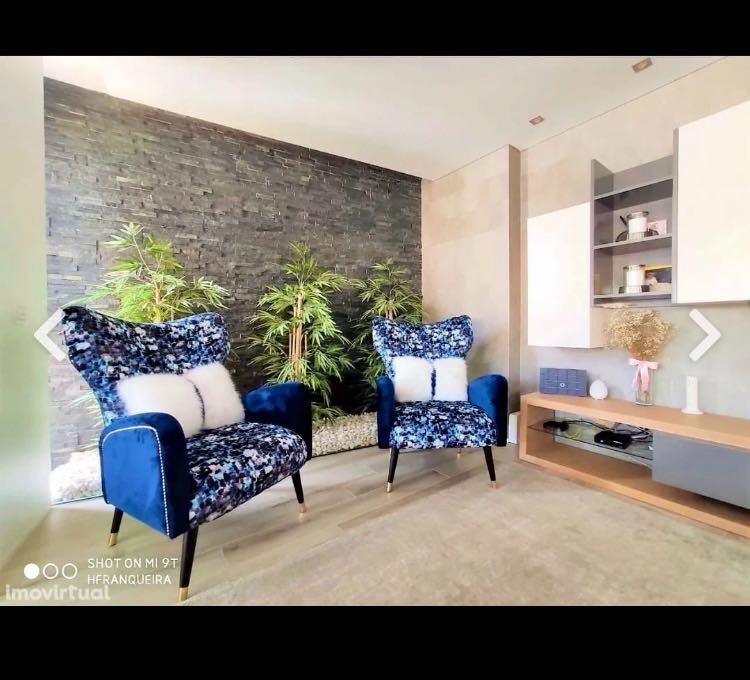 1 ou 2 cadeirões de  veludo