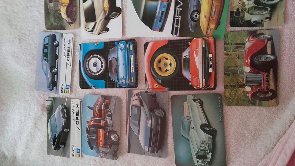 Varios calendários de carros