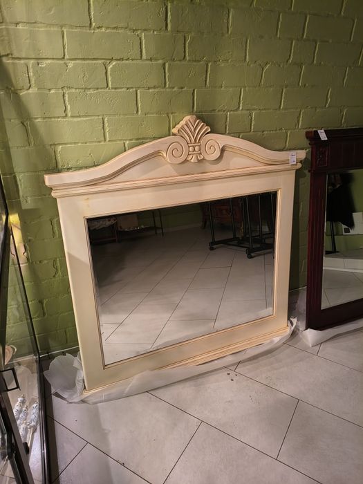 Продам комоди, годинник та дзеркала