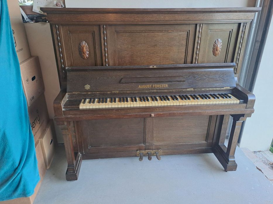 Pianino August Forster