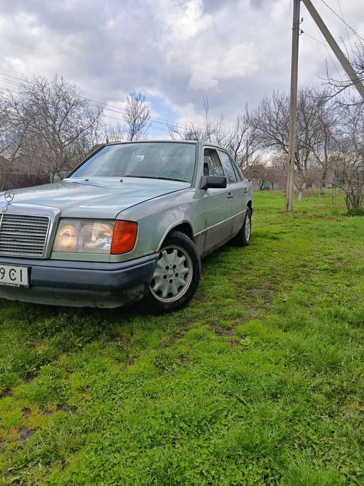 Мерседес 124.е230