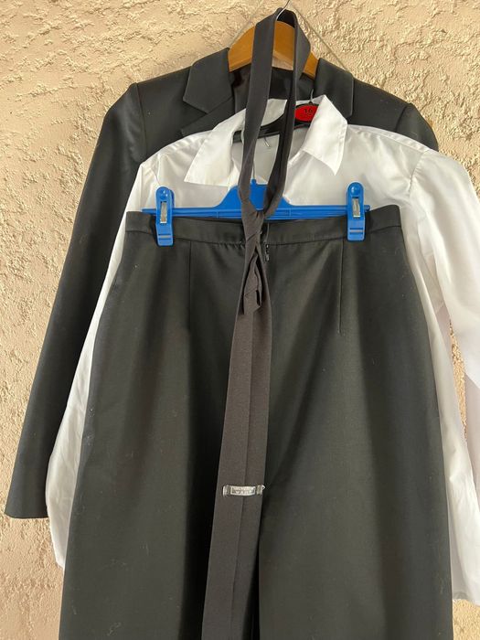 Vendo traje académico