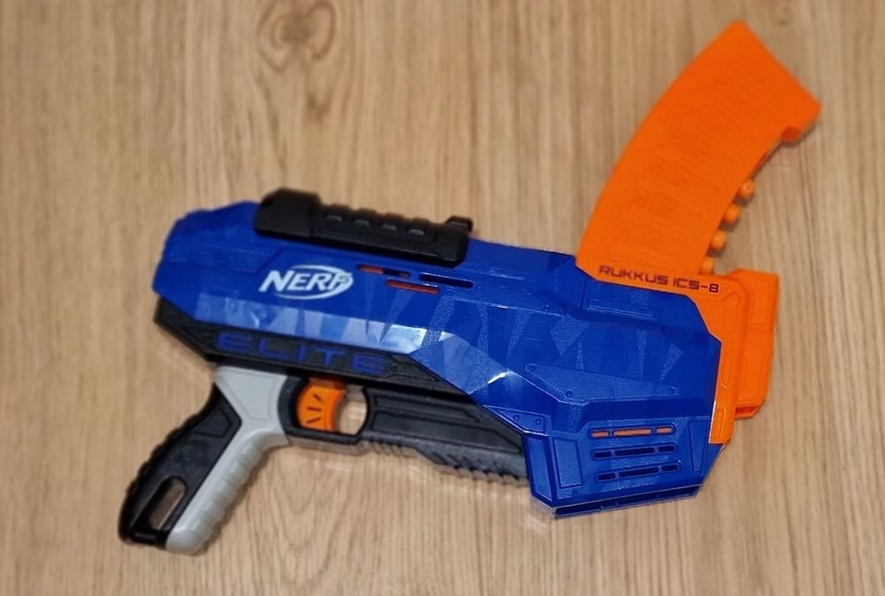 Vendo nerf eem bom estado